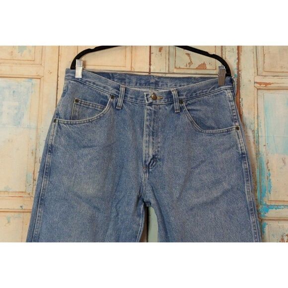 Wrangler Mens Size 34x30 Blue Medium Wash Denim Mid Rise Straight Jeans - Picture 3 of 8